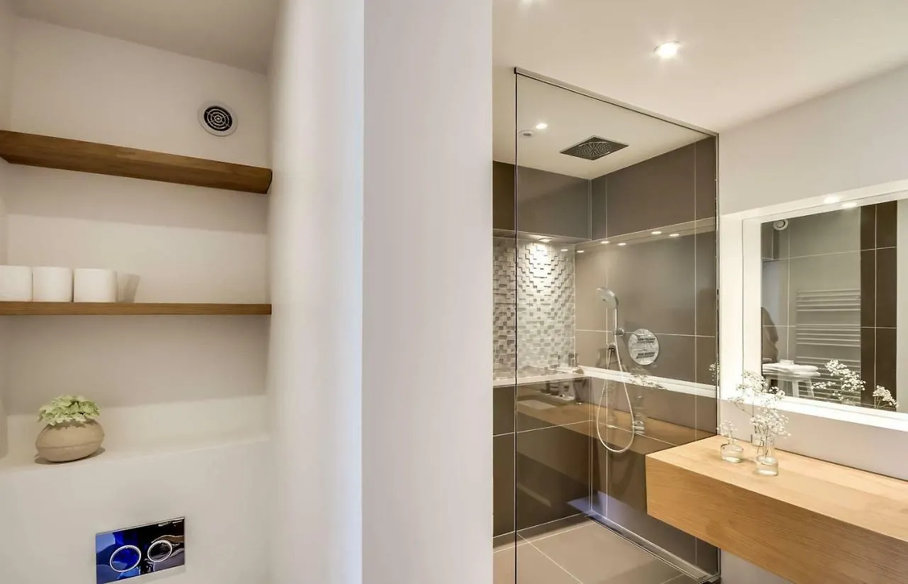 Apartment Avenue Pierre 1er De Serbie -