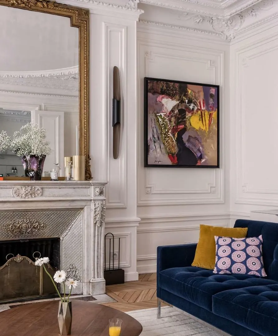 Avenue Pierre 1er De Serbie - Apartment Paris